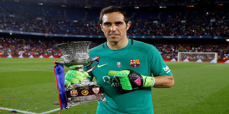 Claudio Bravo - Chàng Thủ Môn Huyền Thoại Người Chile 3 Thành tích là minh chứng cho sự thành công của thủ thành người Chile